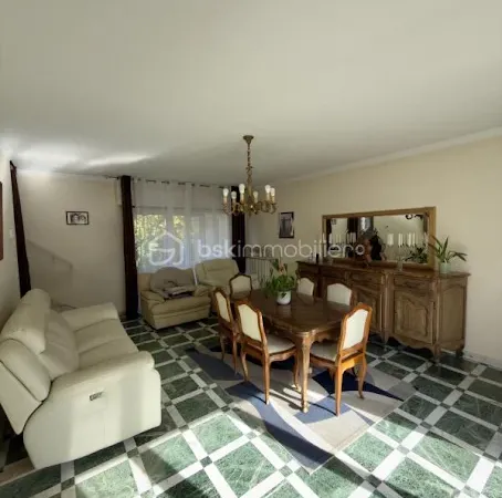Maison 6 pièces 151 m²