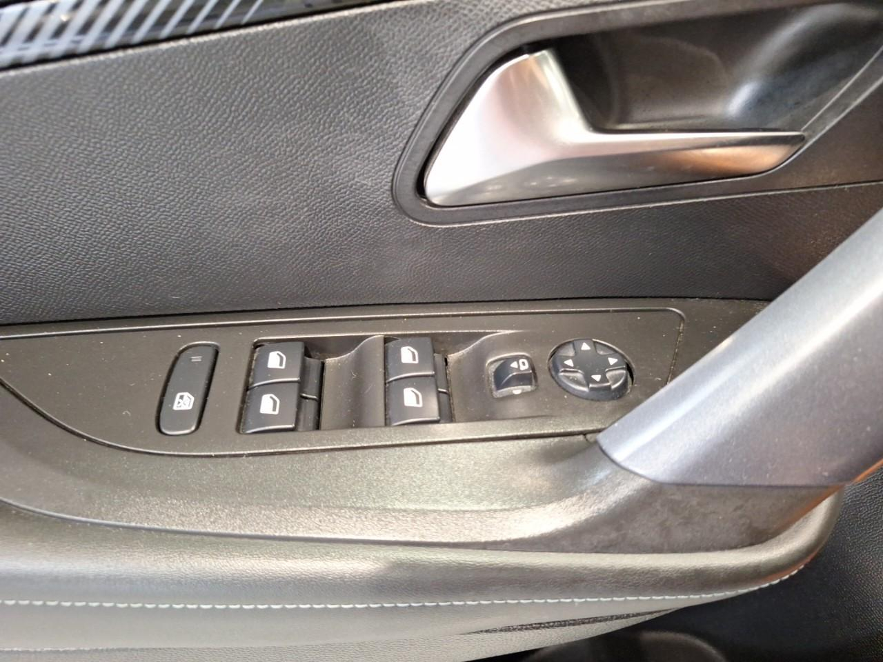 Peugeot 2008 bluehdi 130 s&s eat8 allure business — photo 20