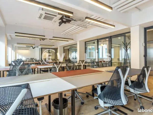 Bureau 200 m²