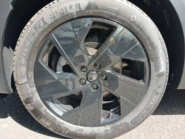 Citroën C5 Aircross hybride 145 ch e-dcs6 — photo 13