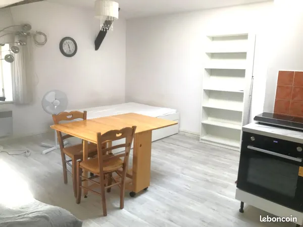 Studio meublé proche du centre, de la gare et toutes commodités