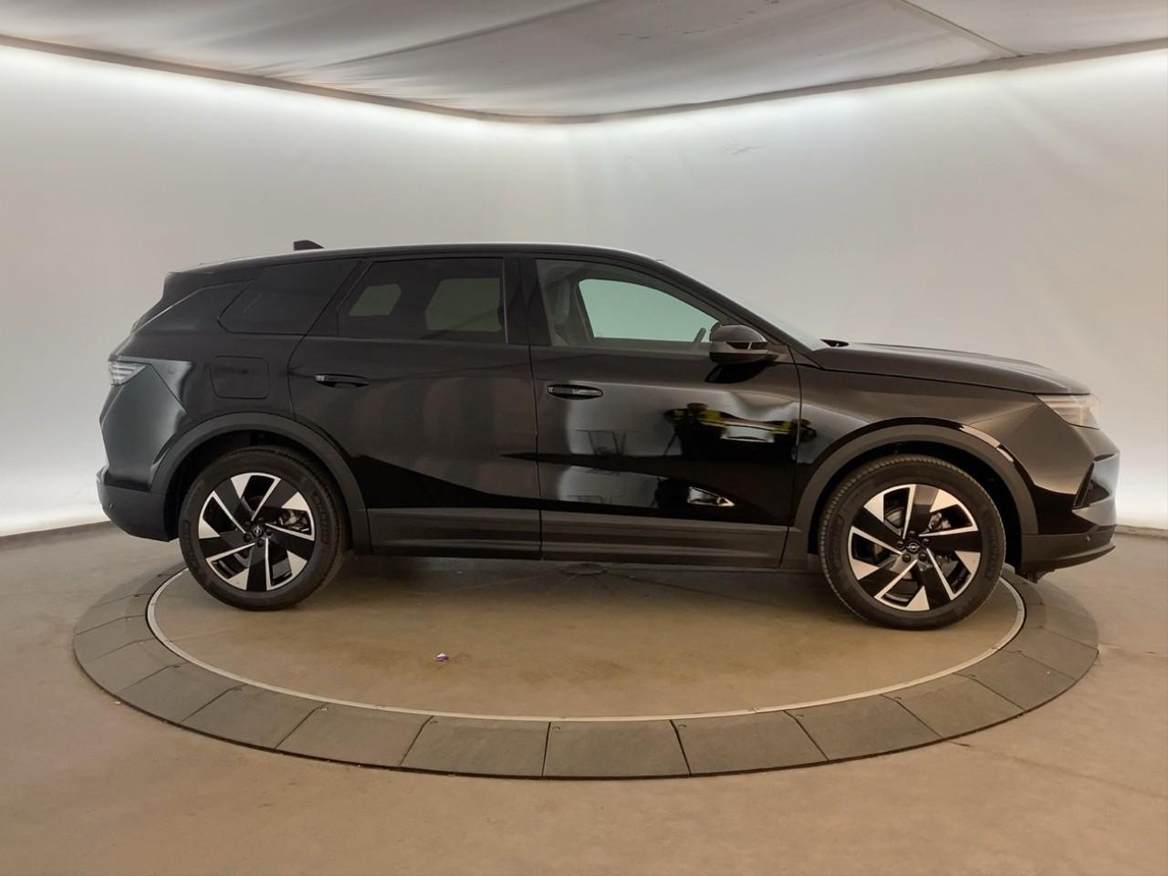 Opel Grandland 1.2 turbo hybrid 136 ch e-dct6 gs — photo 4
