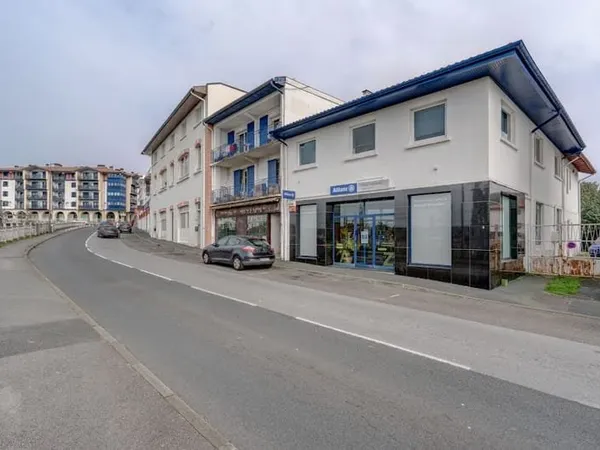 Bureaux 5 pièces 193 m²