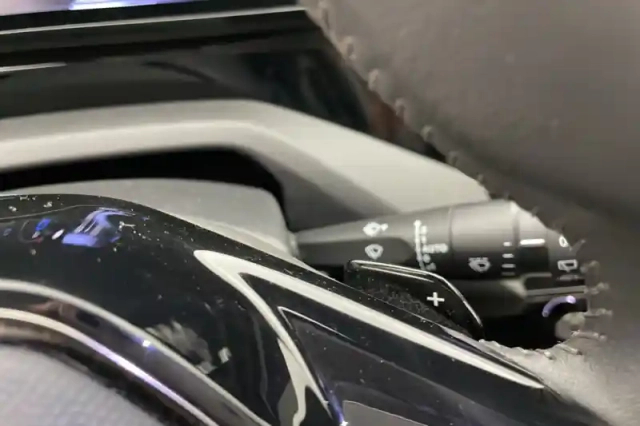 Peugeot 308 phev 180 e-eat8 — photo 53