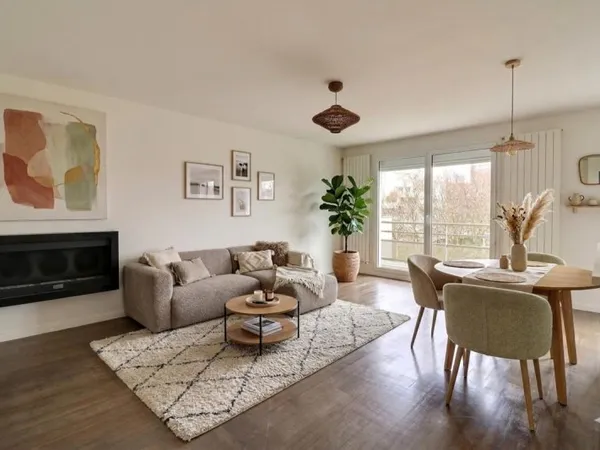 APPARTEMENT DE 3 PIECES AVEC BALCON AUX CLAYES-SOUS-BOIS