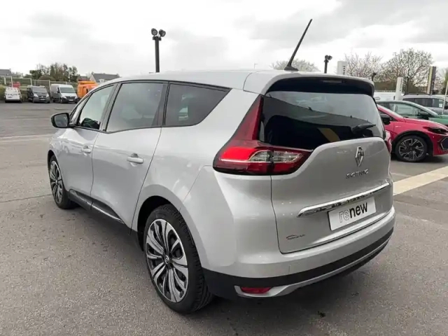 Renault Scenic grand  tce 140 fap edc - 21 — photo 23