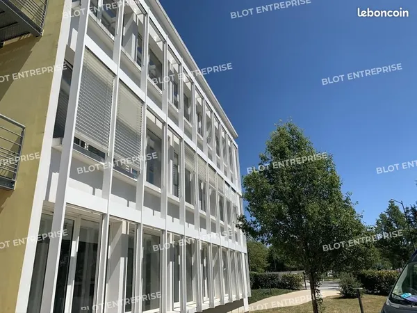 Bureau 237 m²