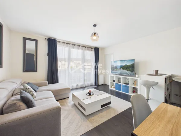 Très bel appartement deux pièces avec grand balcon