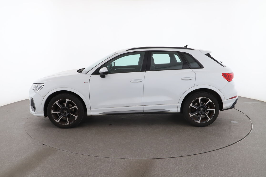Audi Q3 35 TFSI S Line S Tronic 7 — photo 2