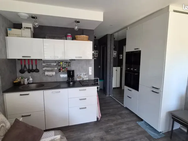 Studio aux pieds des pistes + box garage