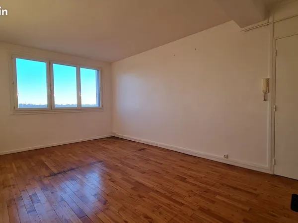 Appartement T3 56m2 Lumineux Souché. Rénové récemment