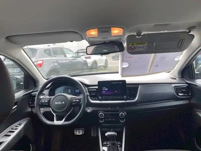 Kia Stonic 1.0 t-gdi 100 ch dct7 — photo 10