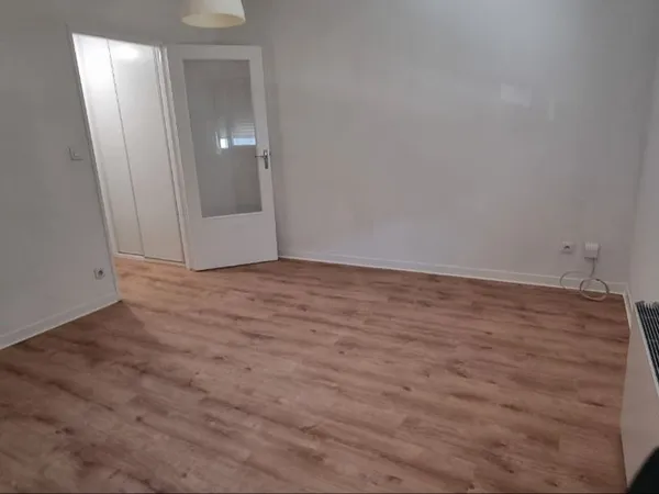 Studio 20 m² avec parking. Idéal investissement Studio 20 m² avec parking - Talence Thouars - Idéal 
