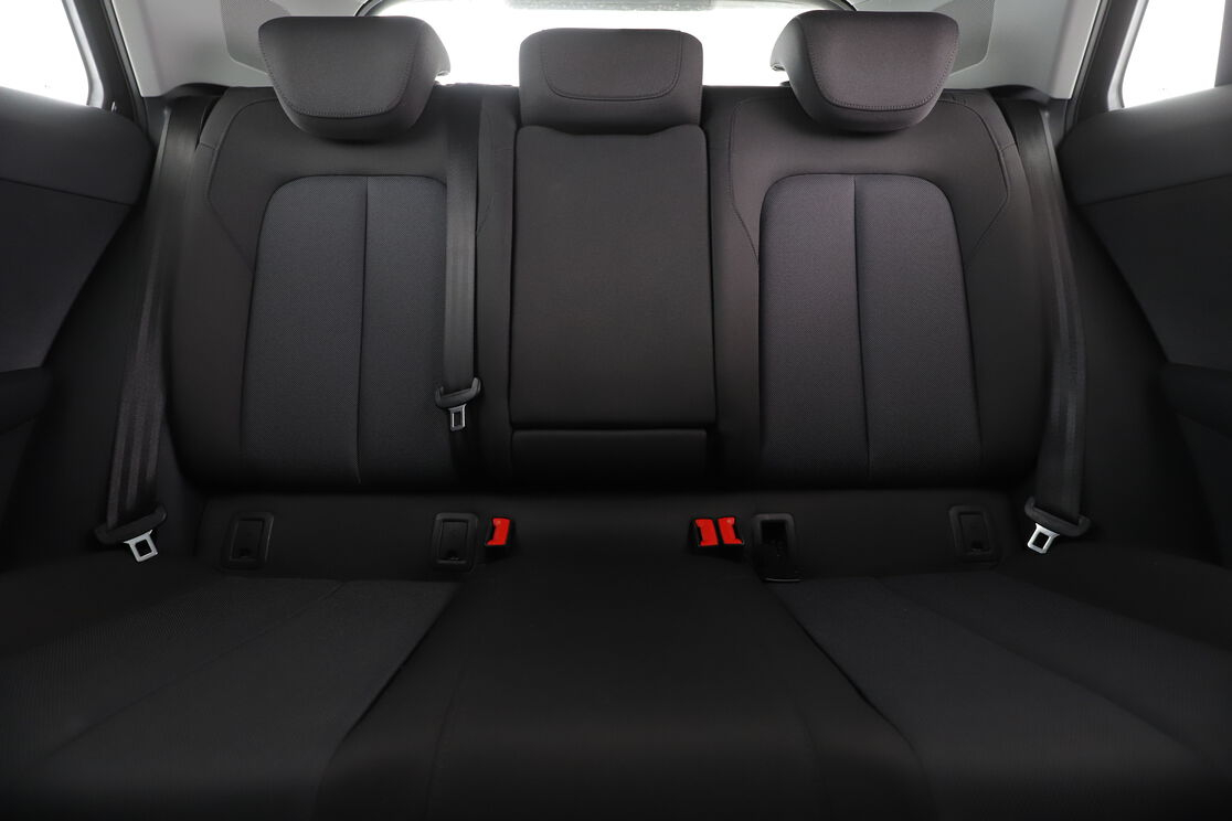 Audi Q2 30 TDI S Tronic — photo 14