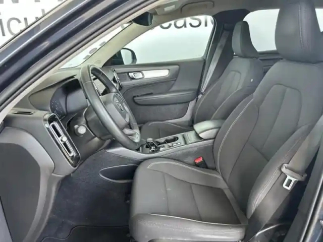 Volvo Xc40 t3 163ch momentum geartronic 8 — photo 4
