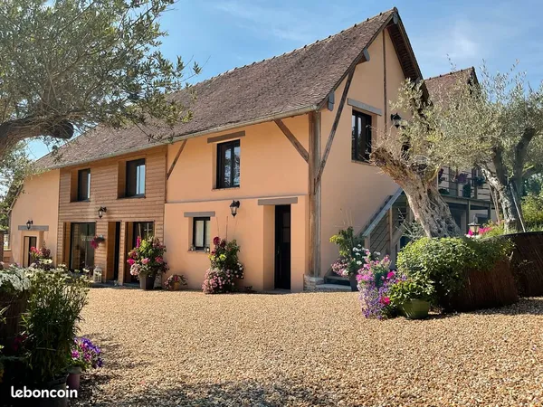 Propriété 211 m² "Prête à habiter" : Maison 3 ch de 146m2 + Appartement indépendant de 65m2 ch - Idé
