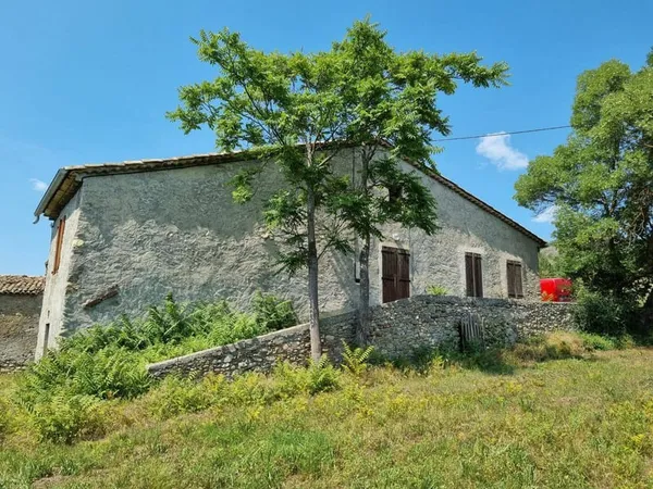 Maison 10 pièces 750 m²