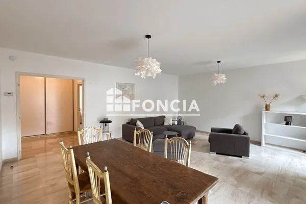 Appartement meublé 3 pièces 98 m²