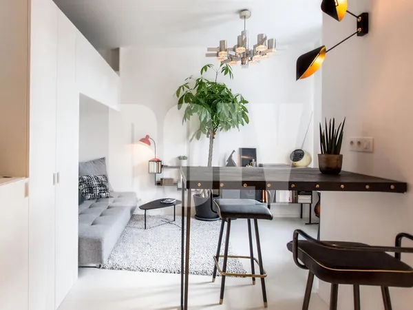 EXCLUSIVITÉ DOLY - STUDIO REFAIT À NEUF - MARAIS