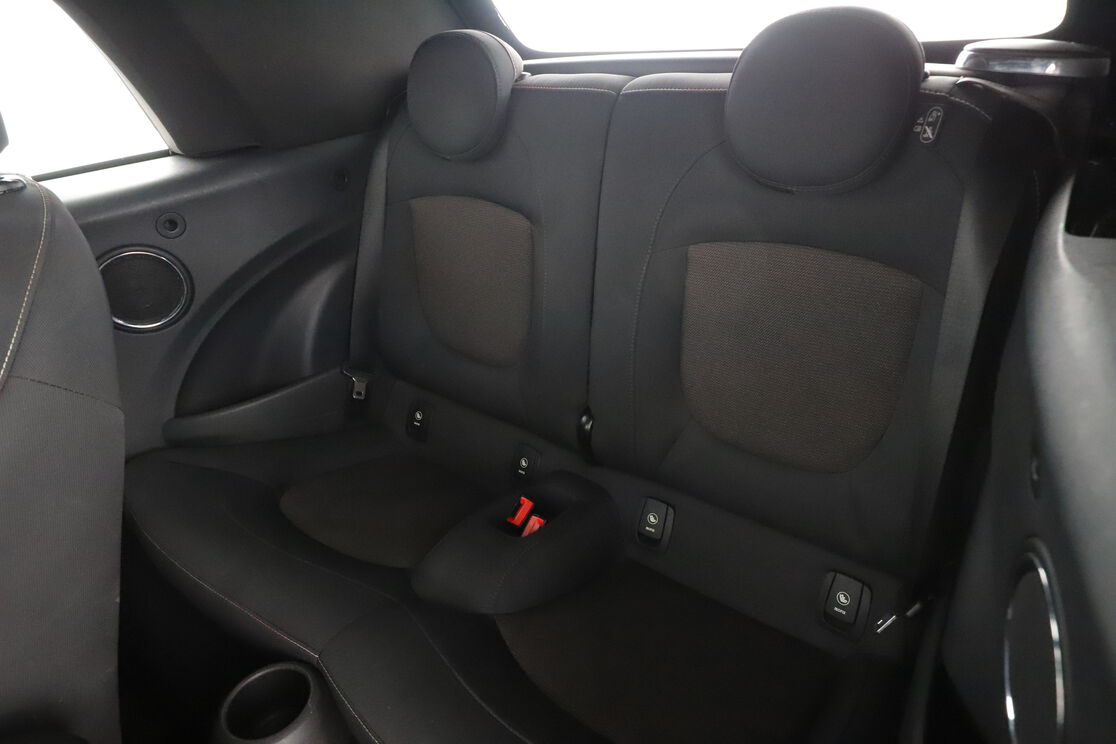 MINI Cabrio Cooper BV6 — photo 13