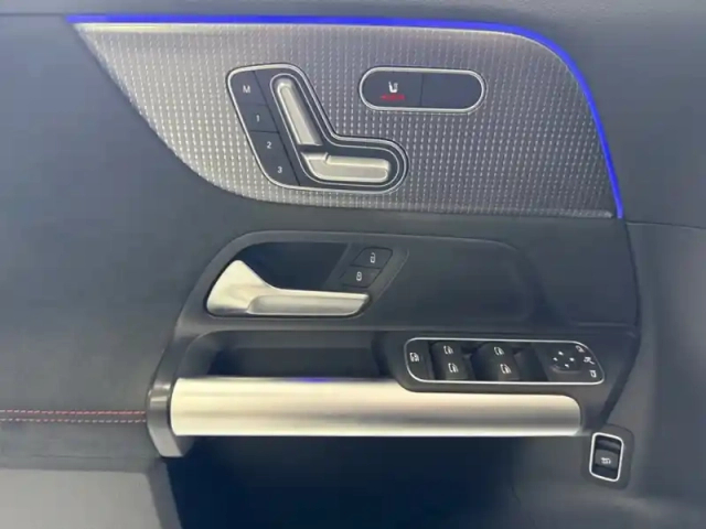 Mercedes Eqa 250+ amg line — photo 13