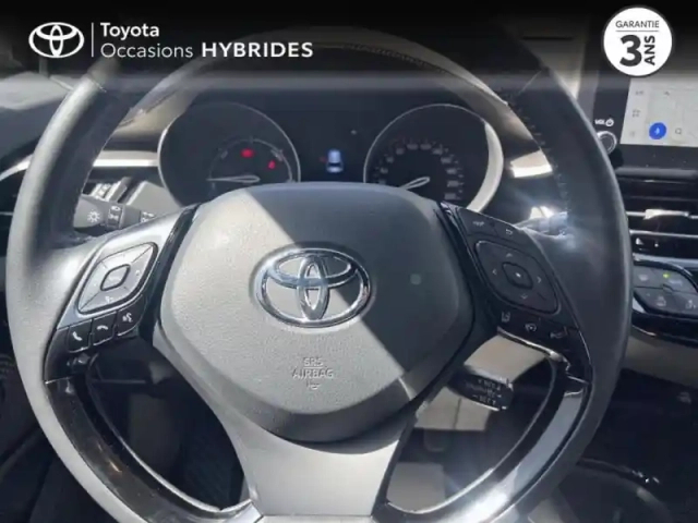Toyota C-Hr 122h distinctive 2wd e-cvt my22 — photo 13