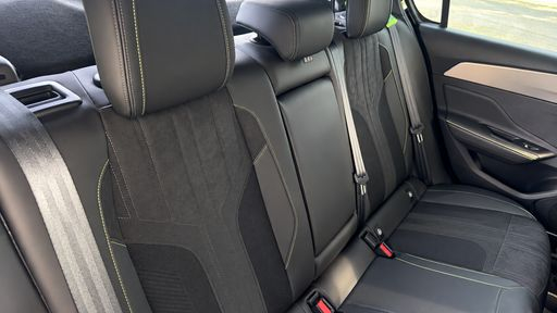 Peugeot 308 1.2 PureTech 130 EAT8 - GT – 2023 – 41992 km – Essence – Boîte Automatique — photo 31