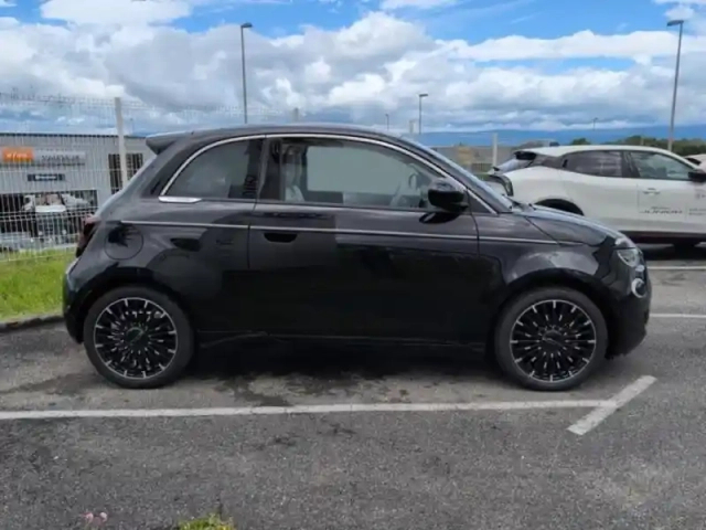 Fiat 500 e 118ch la prima my25 — photo 4