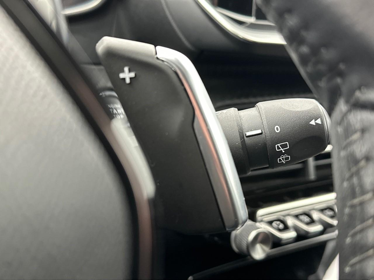 Peugeot 2008 puretech 130 s&s eat8 allure — photo 18