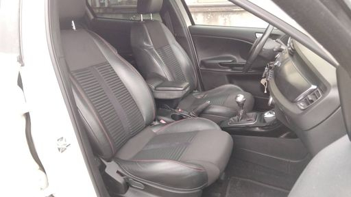 Alfa Romeo Giulietta 2.0 JTDm 140 - Distinctive – 2012 – 121144 km – Diesel – Boîte Manuelle — photo 12