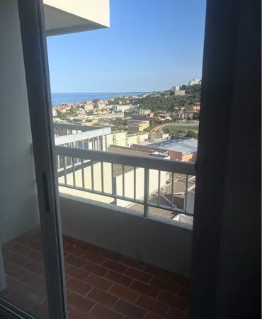 Dernier étage vue mer imprenable- T3 85m2- traversant, terrasse Bastia