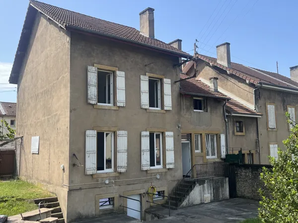 Maison de caractère 190 m2 avec terrasse, jardin et fort pot