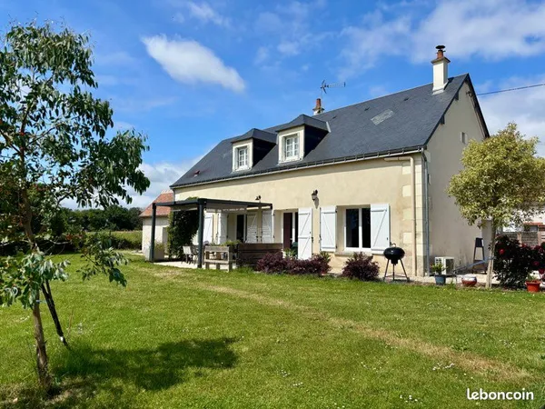 Maison type longère - 5 pièces - 112 m² - Terrain 2450 m² - Beaumont-Village