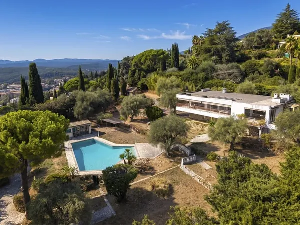 Villa d'exception à rénover - Vue panoramique sur la Méditerranée