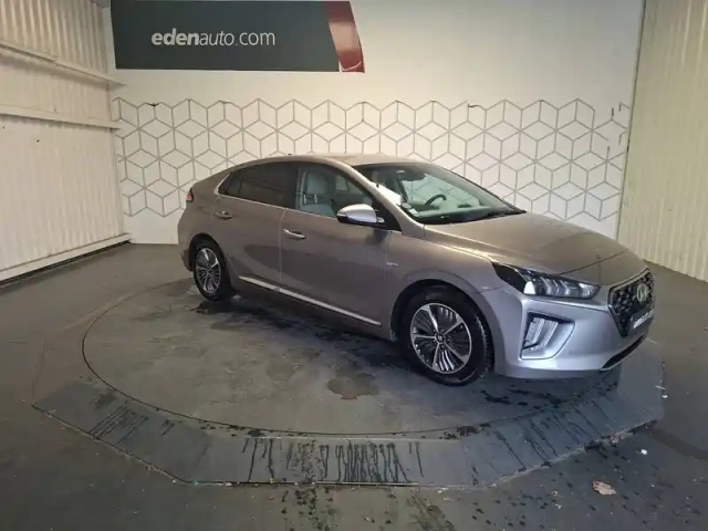 Hyundai Ioniq plug-in 141 ch — photo 39