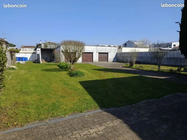 Parking/box 80 m² Mérignac