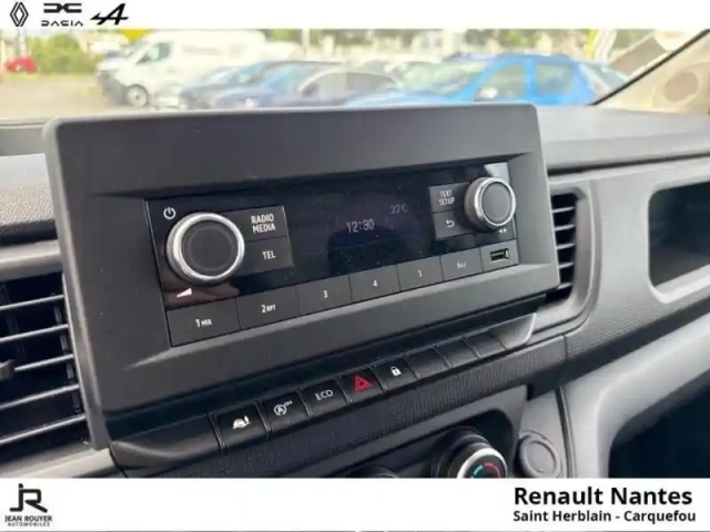 Renault Trafic fg l1h1 2t8 2.0 blue dci 130ch confort — photo 4