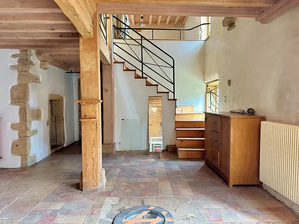 JARNIOUX Maison de village atypique 100 m²