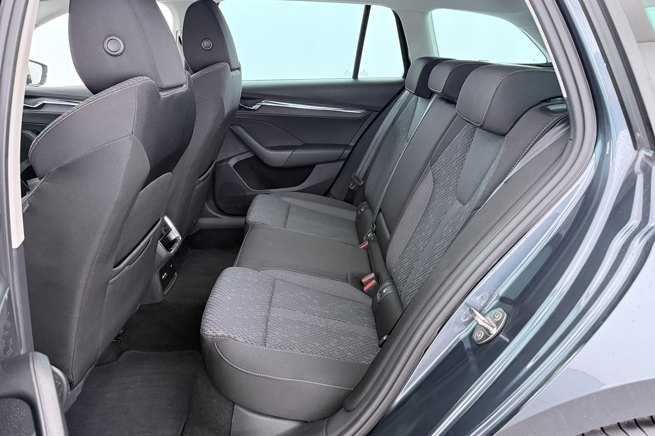 Skoda Octavia Combi — photo 22