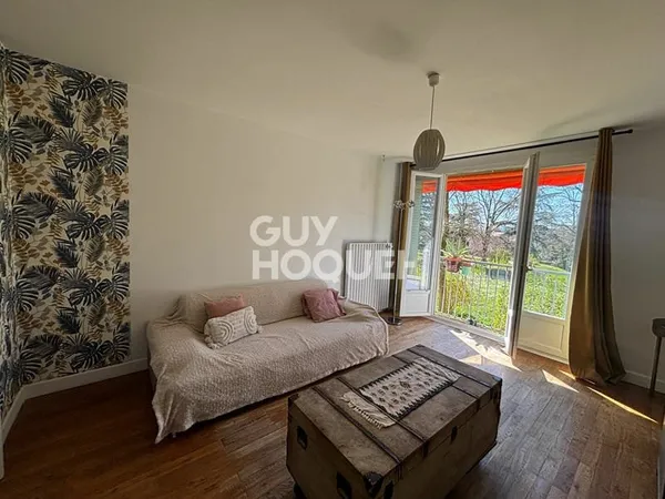 À vendre : Appartement 4 pièces à BRON dans une copropriété arboré - 190 000 € Idéal investissement