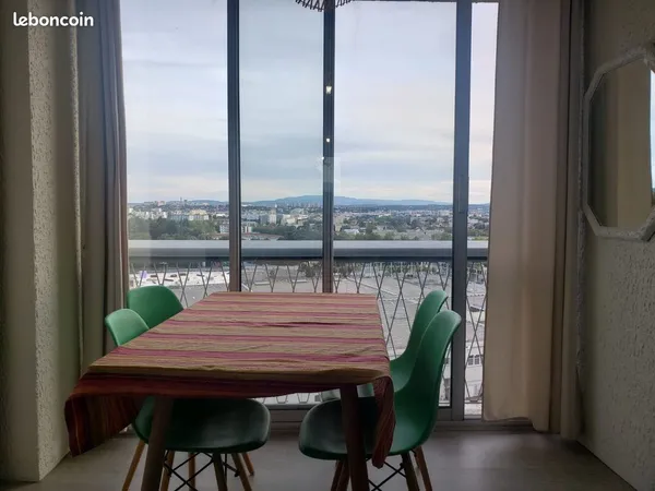 1 chambre en colocation étudiant à Lyon Mermoz - Métro D - 8e arrondtst