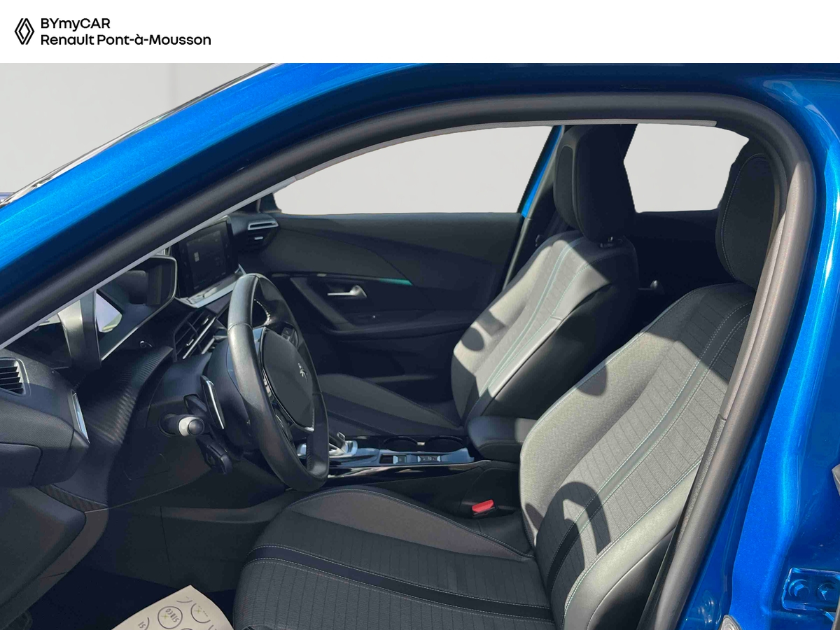 Peugeot 2008 PureTech 130 S&amp;S EAT8 — photo 11