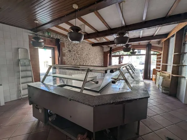 Immeuble mixte 210 m²