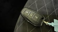 Peugeot 2008 1.2 PureTech 130ch S&S GT Pack EAT8 — photo 16