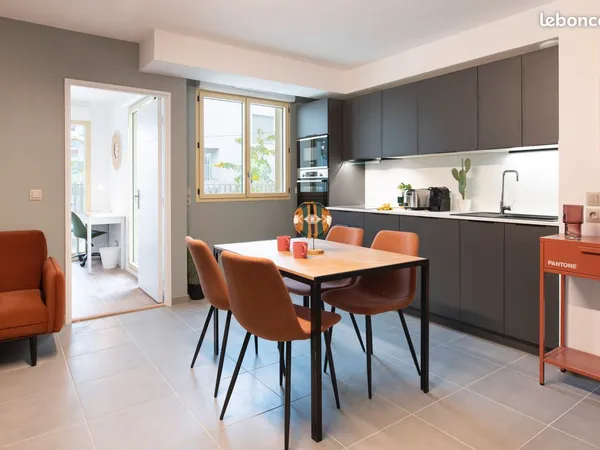 Loue T5 neuf meublé-coliving possible- terrasses-Lyon-Villeurbanne proche Campus Doua/INSA lyon-Tram