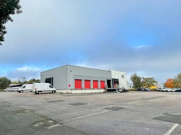 Entrepôt 1451 m²