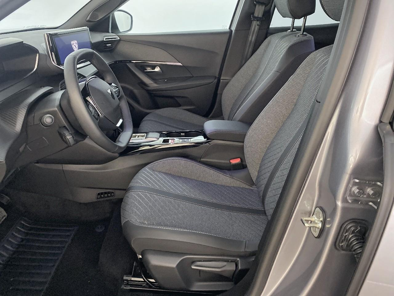 Peugeot 2008 hybrid 145 ch e-dcs6 allure — photo 9