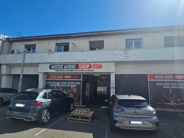 Bâtiment 700 m²