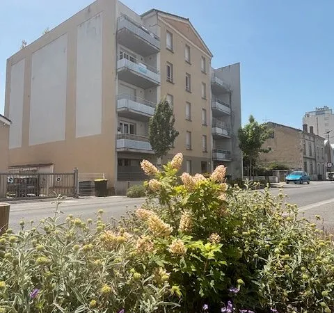 T3 de 62 m² climatisé avec balcon et parking - Résidence récente avec ascenseur