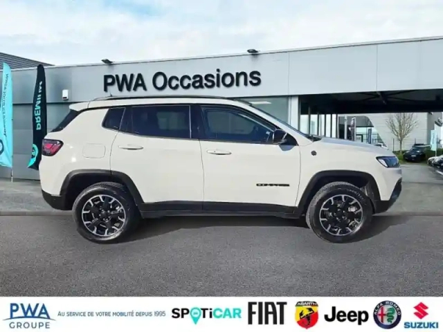 Jeep Compass 1.3 turbo t4 240ch phev 4xe trailhawk at6 eawd — photo 3